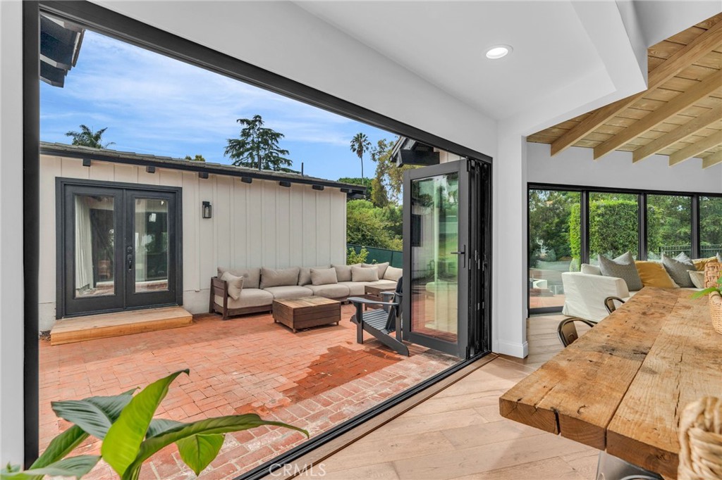 1133 Granvia Altamira