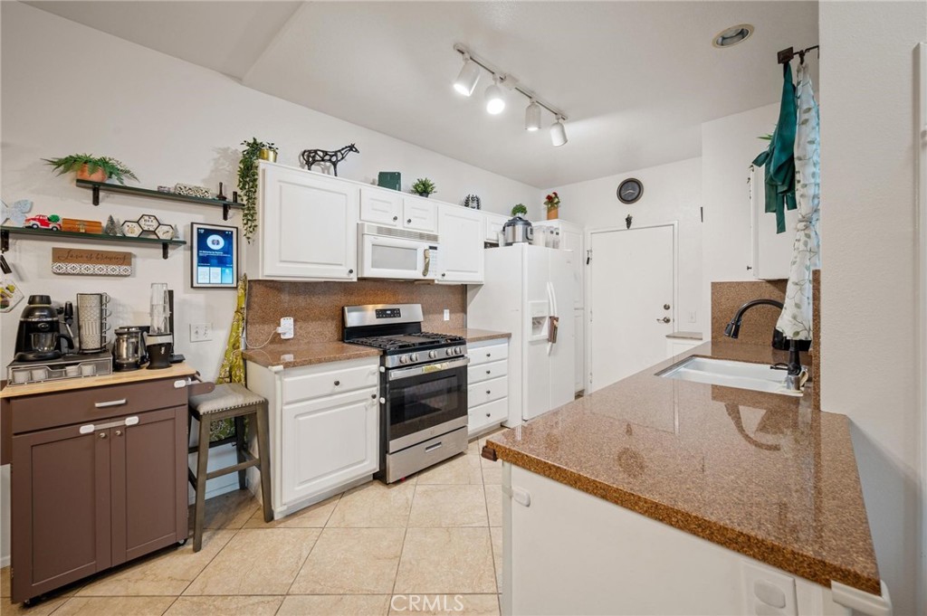 20000 Plum Canyon 316