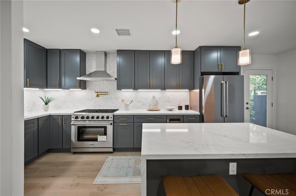 14328 Emelita Street