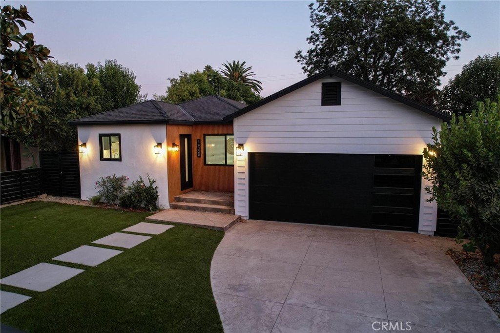 14328 Emelita Street