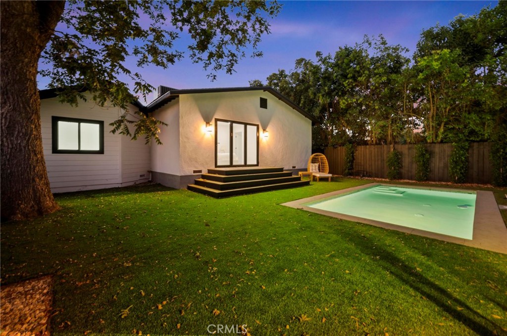 14328 Emelita Street