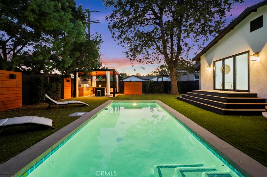 14328 Emelita Street