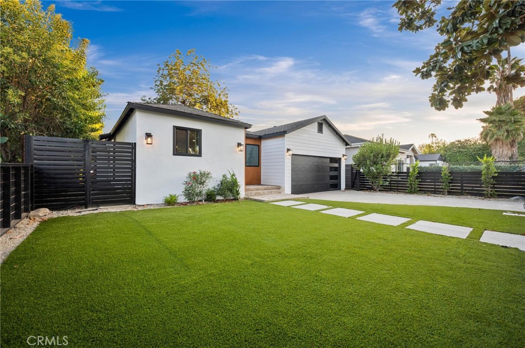 14328 Emelita Street