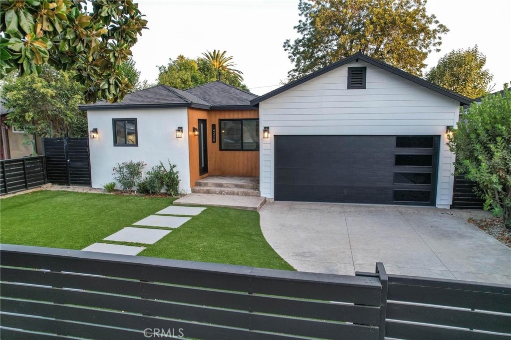 14328 Emelita Street