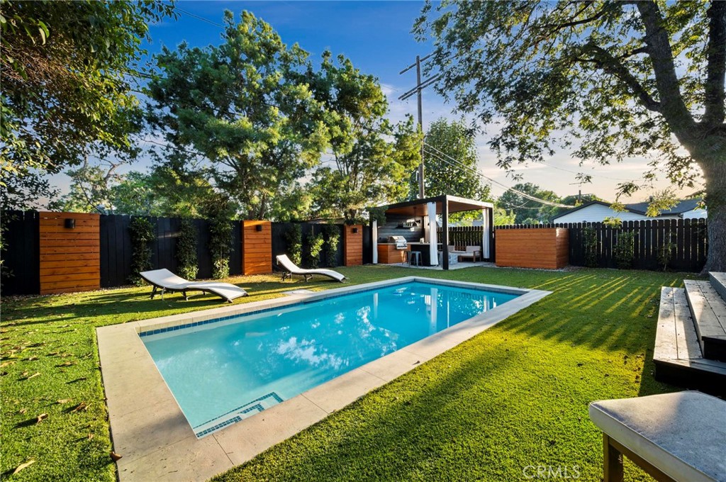 14328 Emelita Street