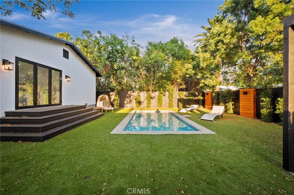 14328 Emelita Street