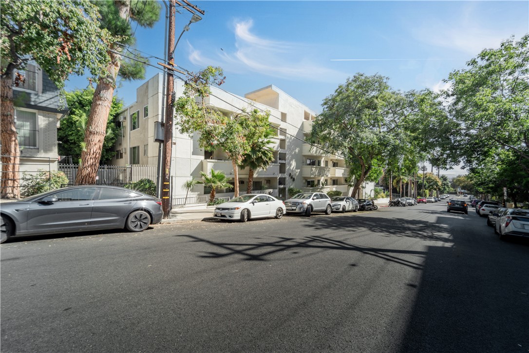 960 960 Larrabee 317