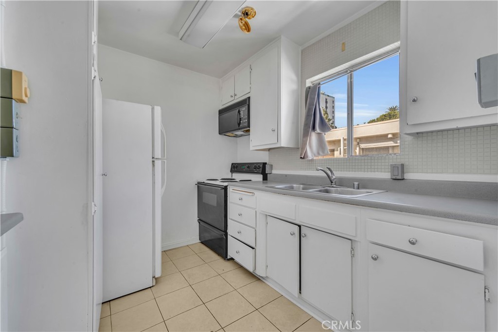 960 960 Larrabee 317