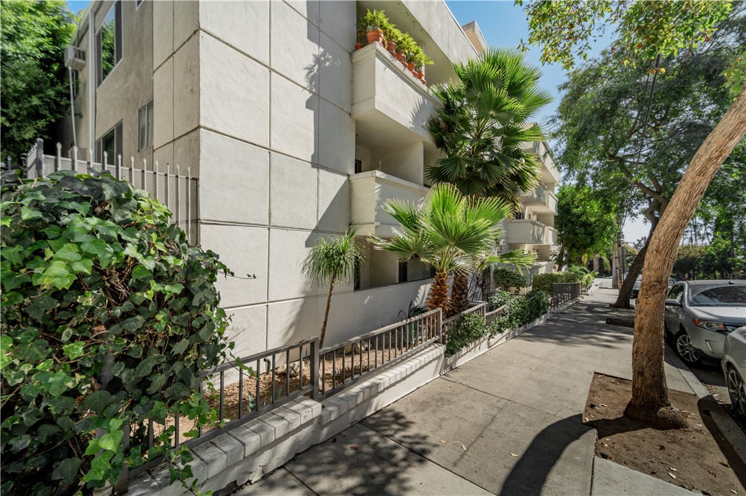 960 960 Larrabee 317