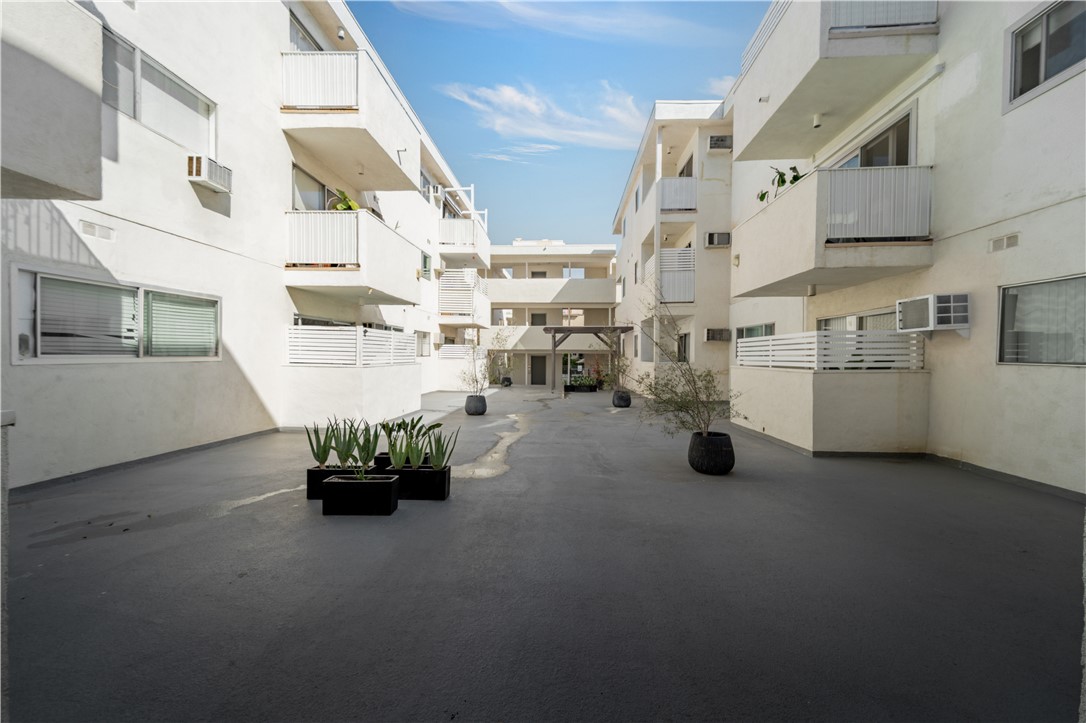 960 960 Larrabee 317