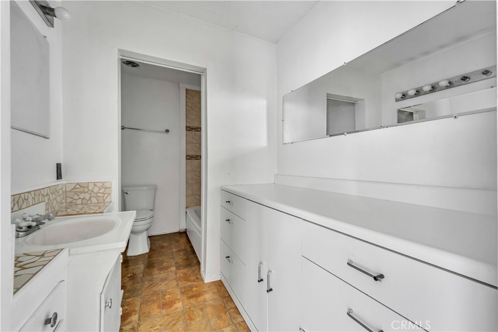 960 960 Larrabee 317