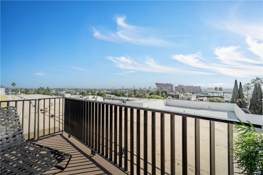 960 960 Larrabee 317