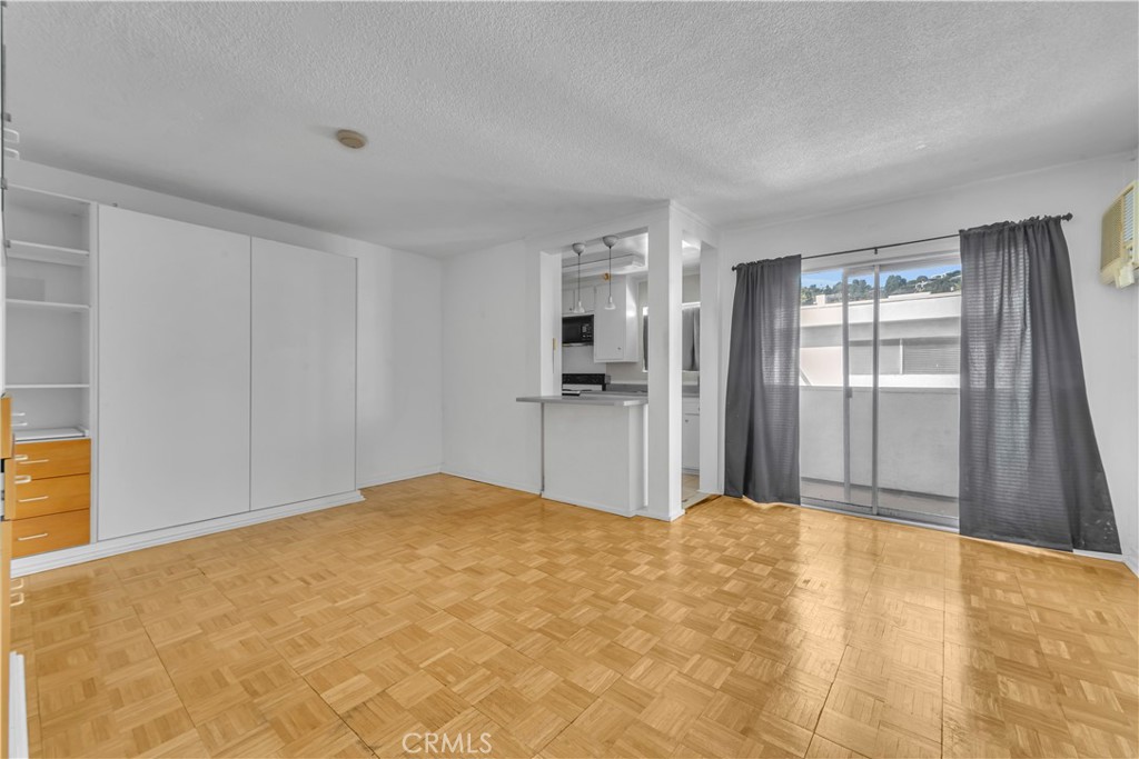 960 960 Larrabee 317