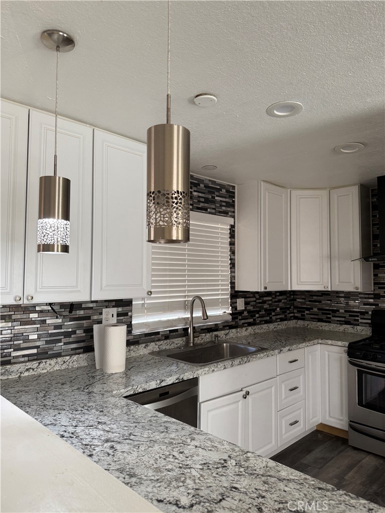 4209 4209 W Rosamond