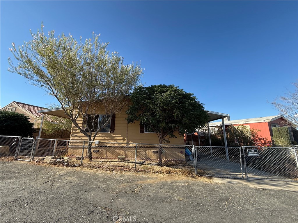 4209 4209 W Rosamond