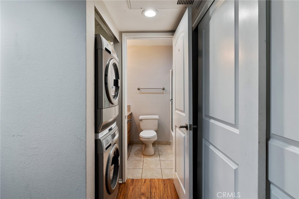 5325 Newcastle Avenue 319