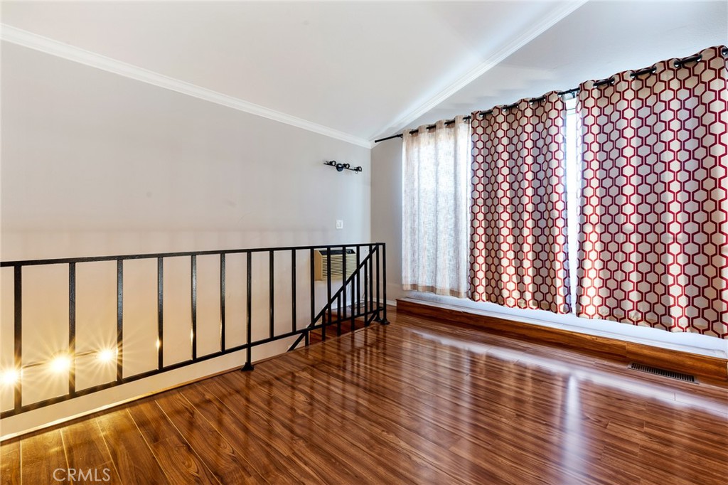 5325 Newcastle Avenue 319