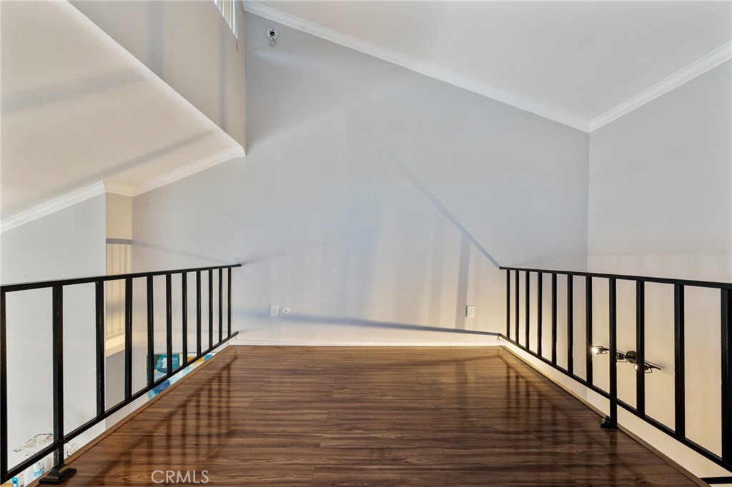 5325 Newcastle Avenue 319