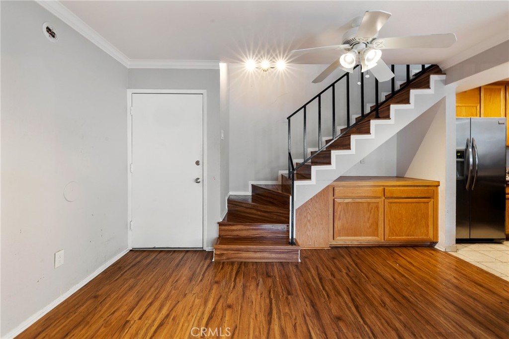 5325 Newcastle Avenue 319