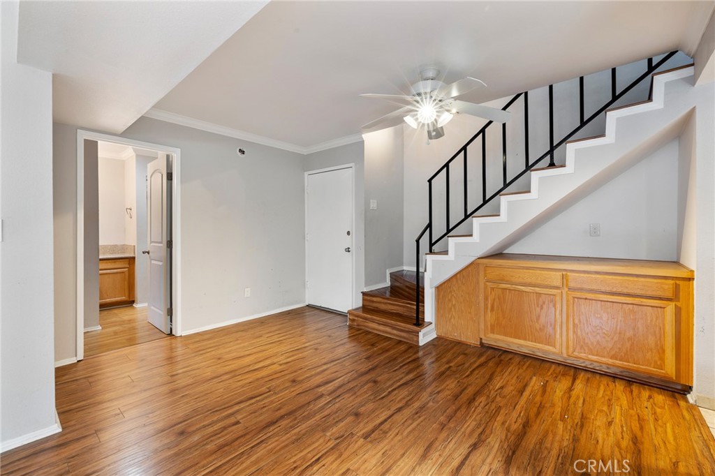 5325 Newcastle Avenue 319