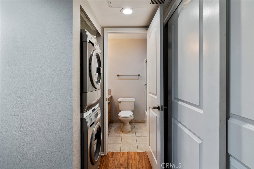 5325 Newcastle Avenue 319