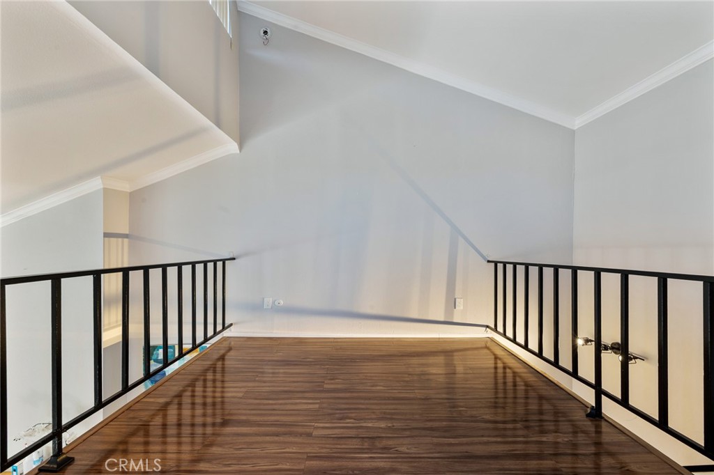 5325 Newcastle Avenue 319