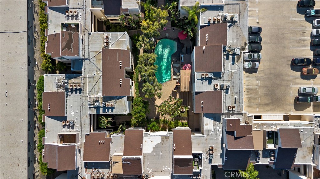 5325 Newcastle Avenue 319