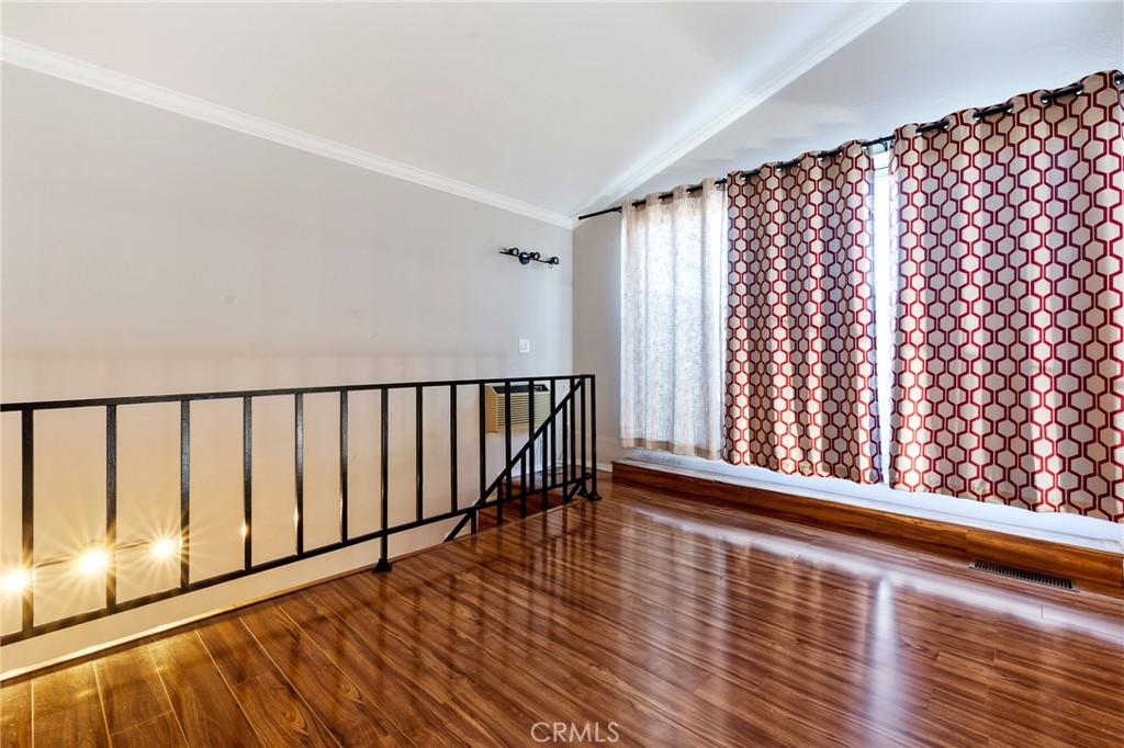 5325 Newcastle Avenue 319