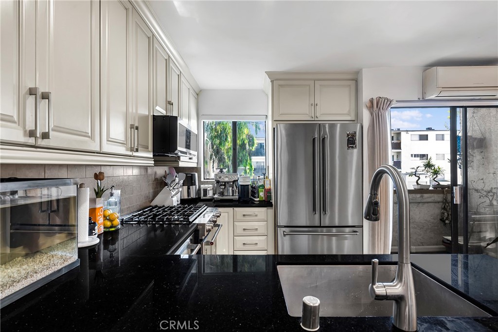 18530 Hatteras Street 213