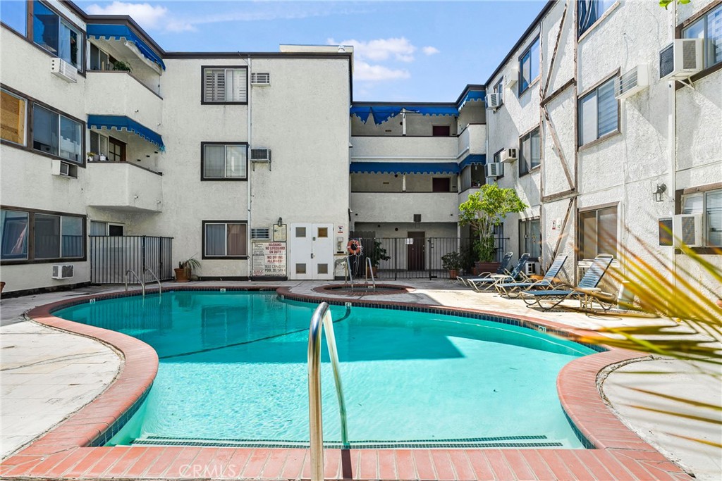 18530 Hatteras Street 213