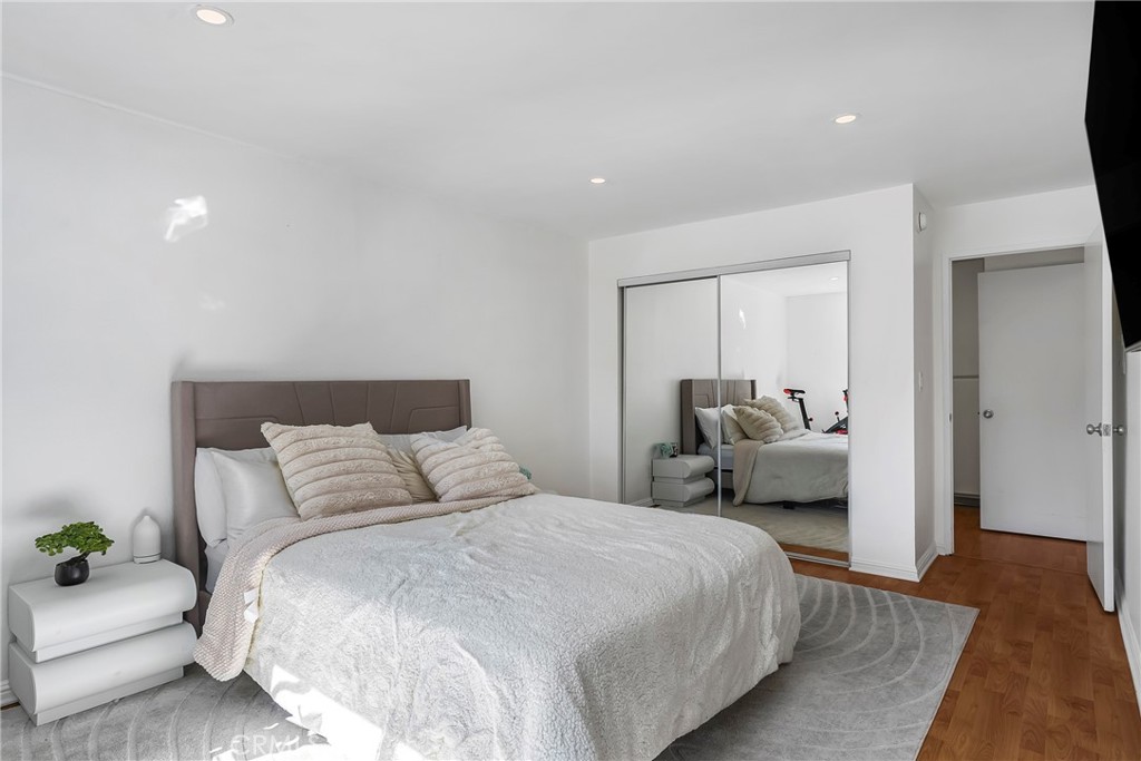 18530 Hatteras Street 213