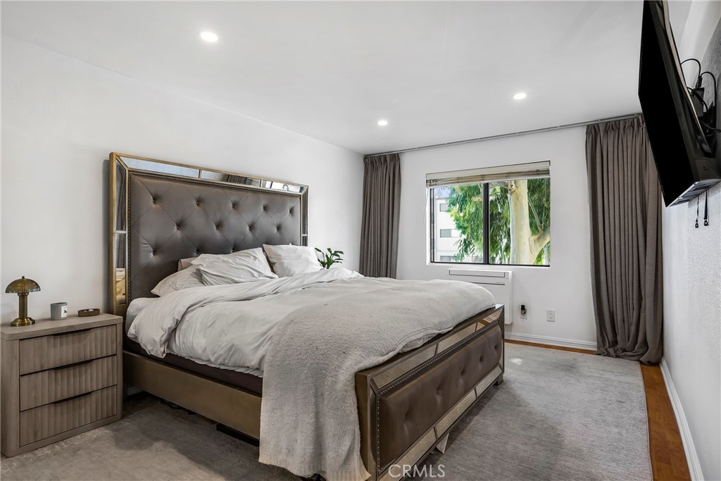 18530 Hatteras Street 213