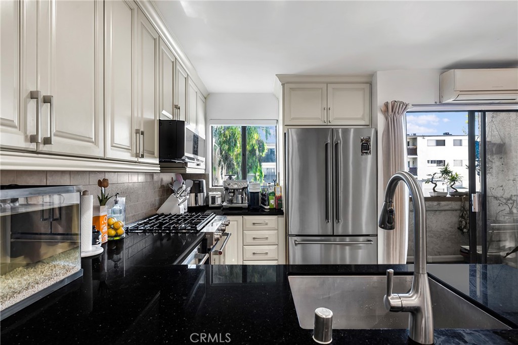 18530 Hatteras Street 213