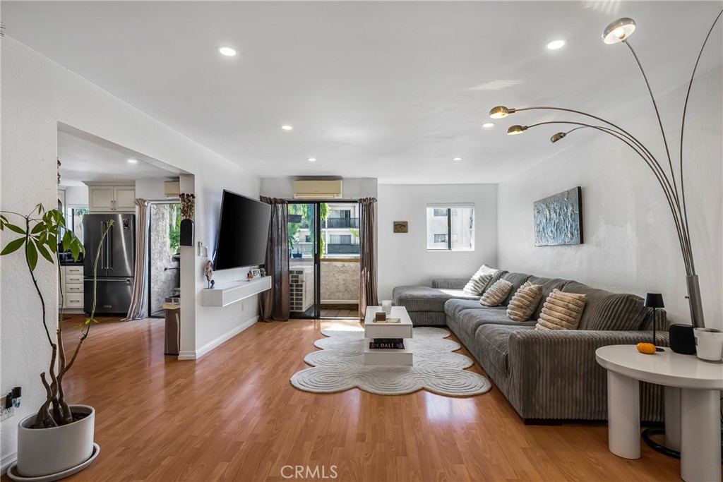 18530 Hatteras Street 213