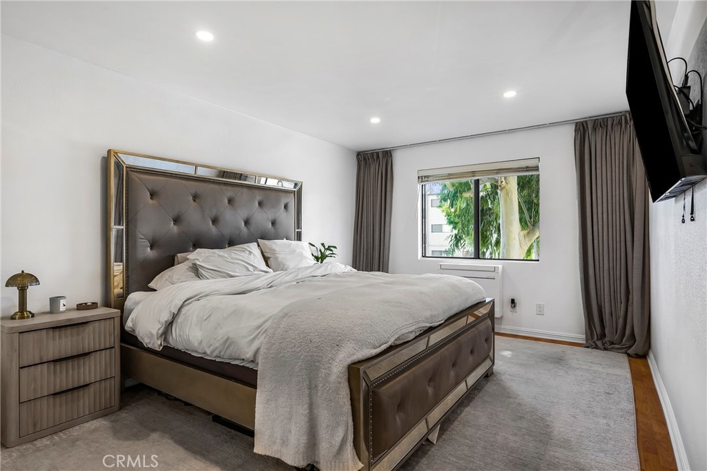 18530 Hatteras Street 213