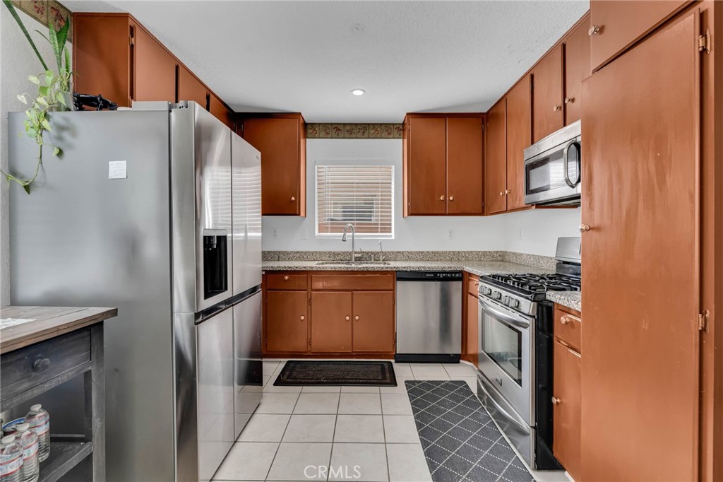 9155 Cedros Avenue 12