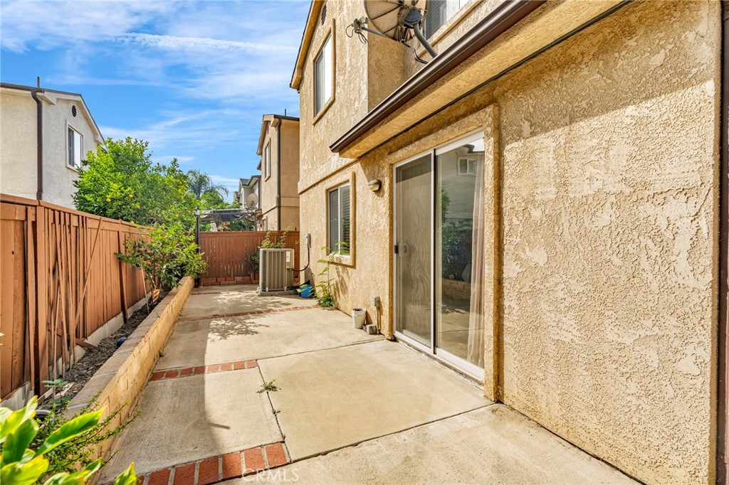 9155 Cedros Avenue 12