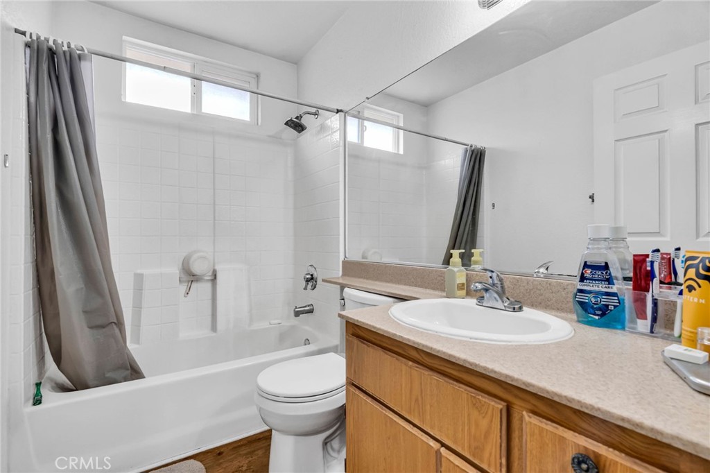 9155 Cedros Avenue 12