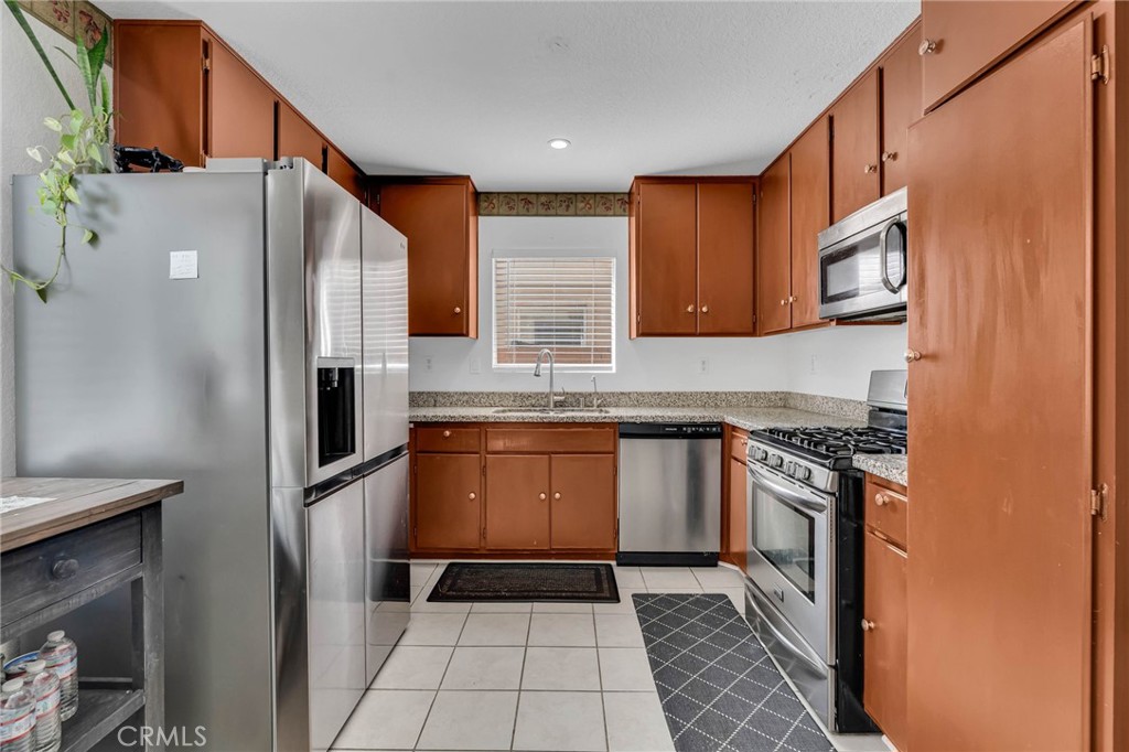 9155 Cedros Avenue 12