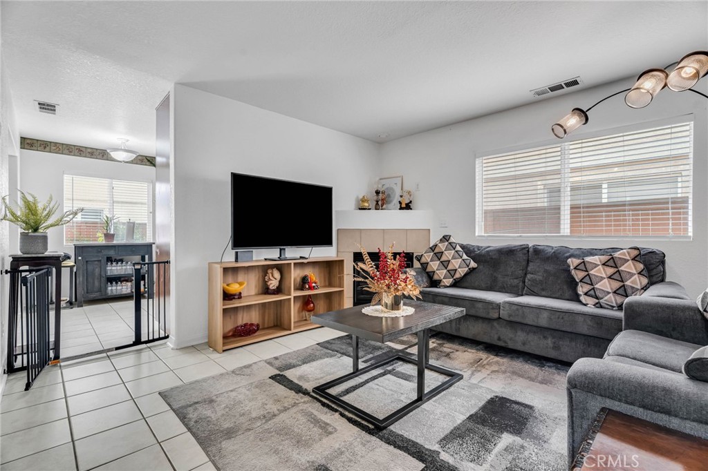 9155 Cedros Avenue 12