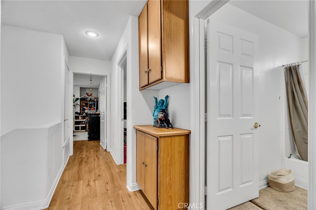 9155 Cedros Avenue 12