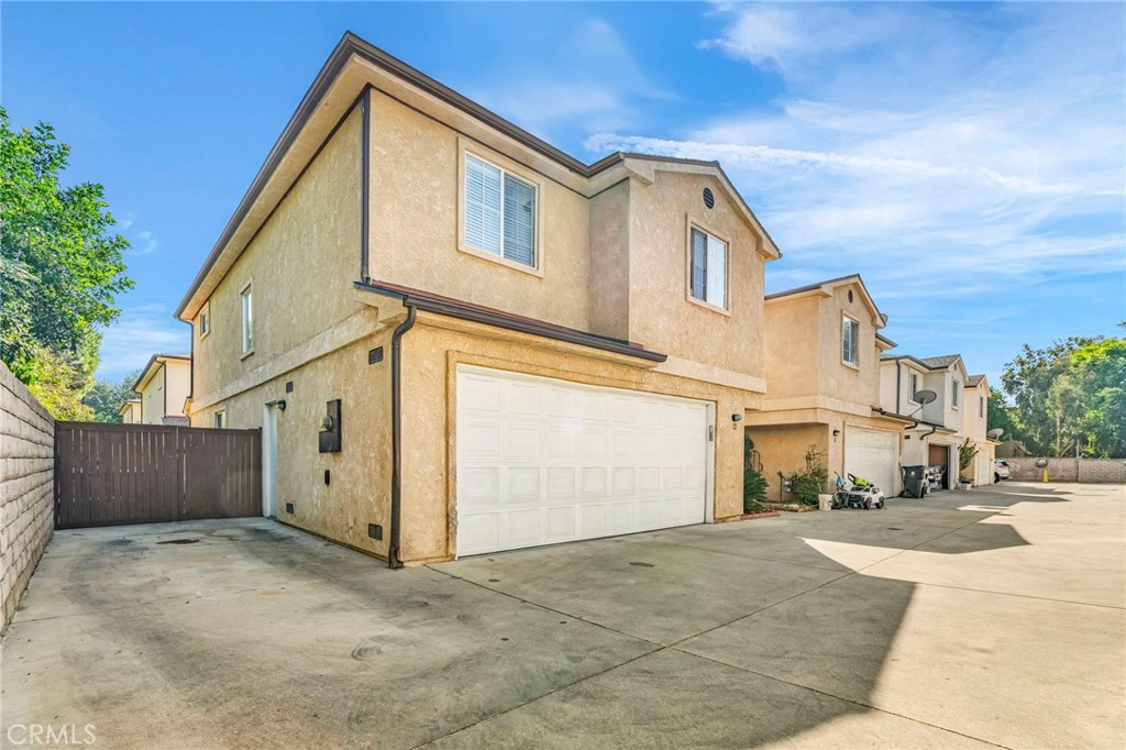 9155 Cedros Avenue 12