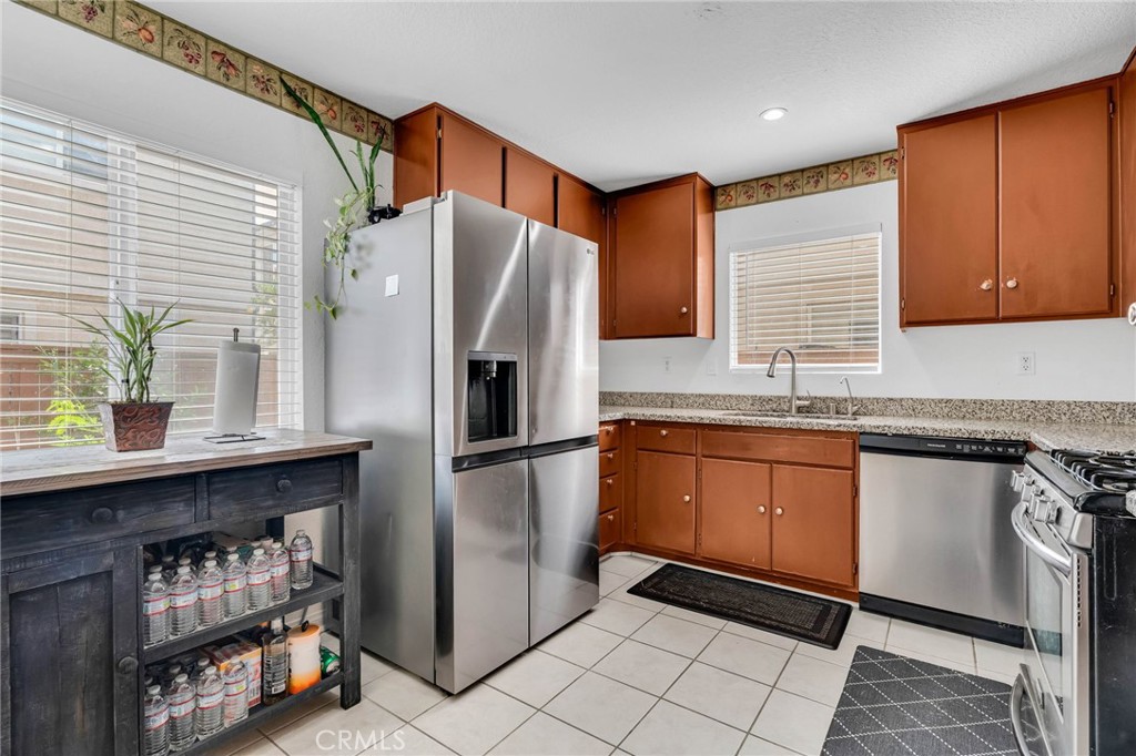 9155 Cedros Avenue 12