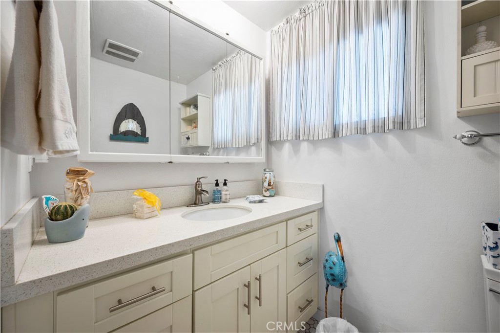 20242 Gresham Street