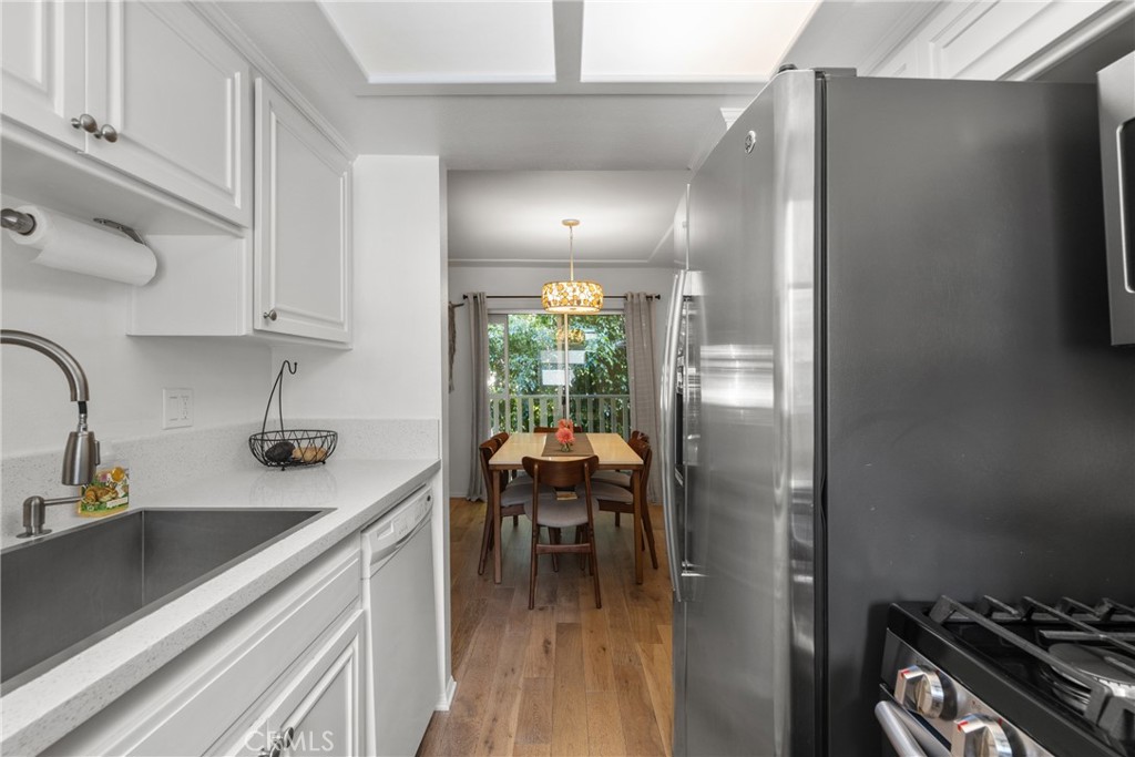 4859 Coldwater Canyon Avenue 4