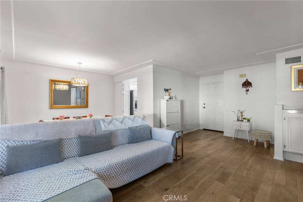 4859 Coldwater Canyon Avenue 4