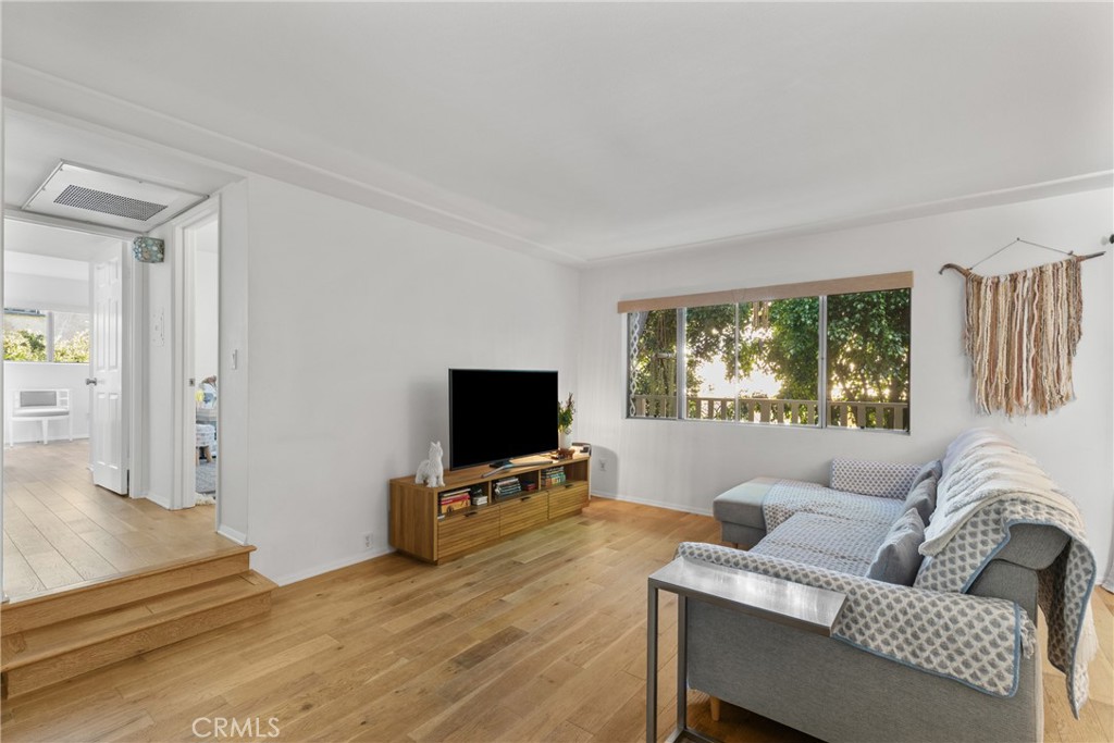 4859 Coldwater Canyon Avenue 4