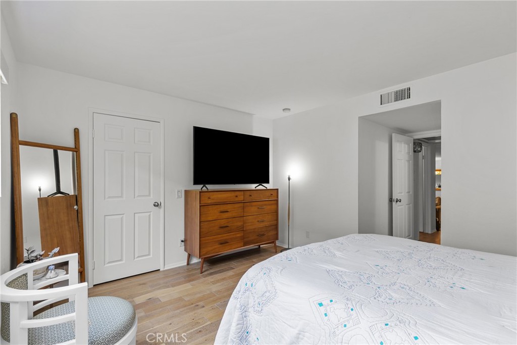 4859 Coldwater Canyon Avenue 4