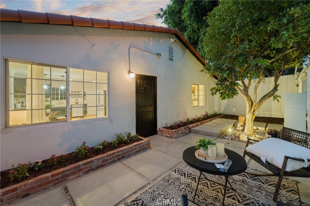 1637 Alvarado Street