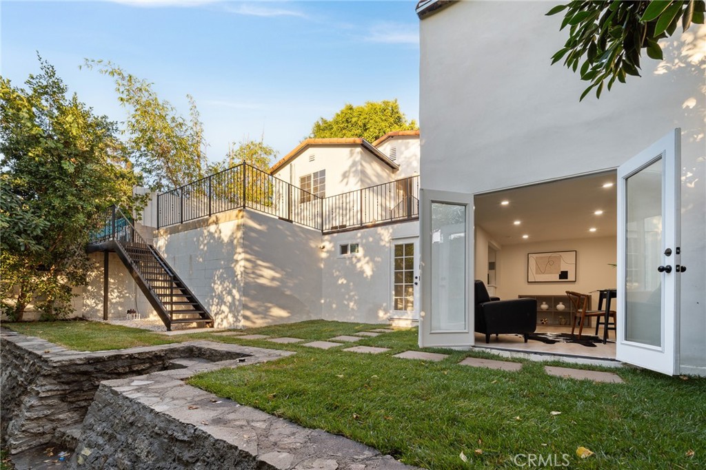 1637 Alvarado Street